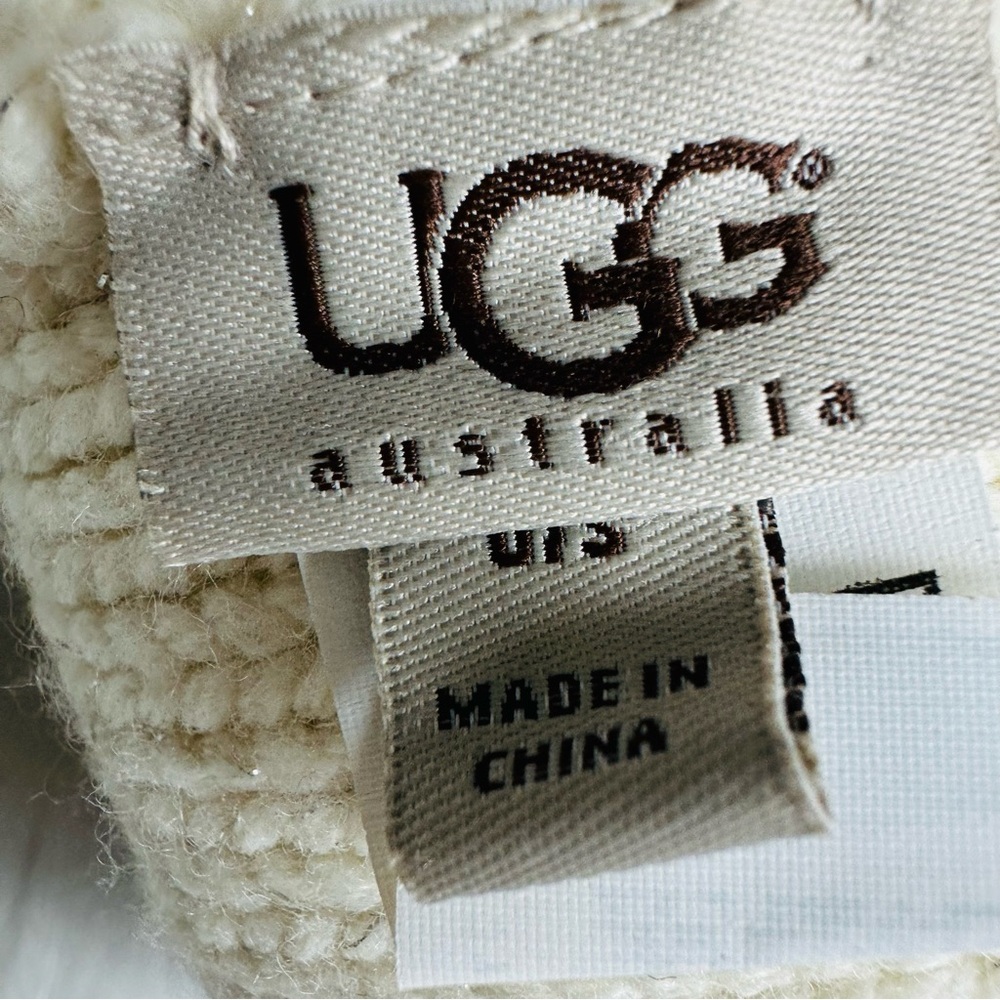 UGG NWOT Cream Knit Infinity Scarf - Picture 4 of 5